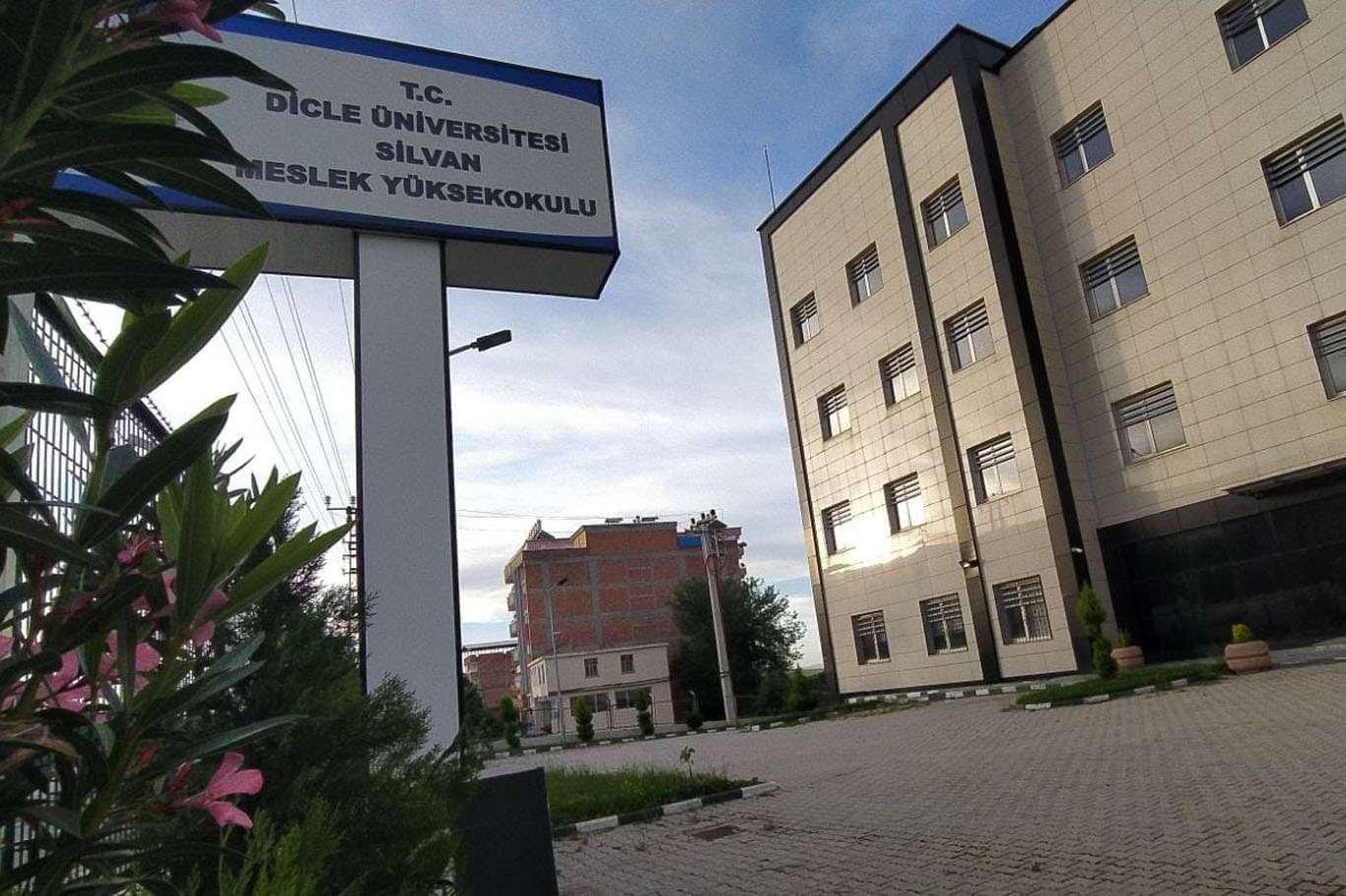 Silvan'da ÖSYM Sınav Merkezi Ve Koordinatörlüğü açıldı Silvan'da ÖSYM Sınav Merkezi Ve Koordinatörlüğü açıldı